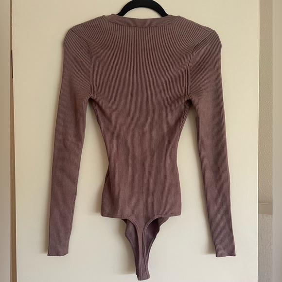 Abercrombie and Fitch scoop neck sweater, bodysuit! - Picture 2 of 5